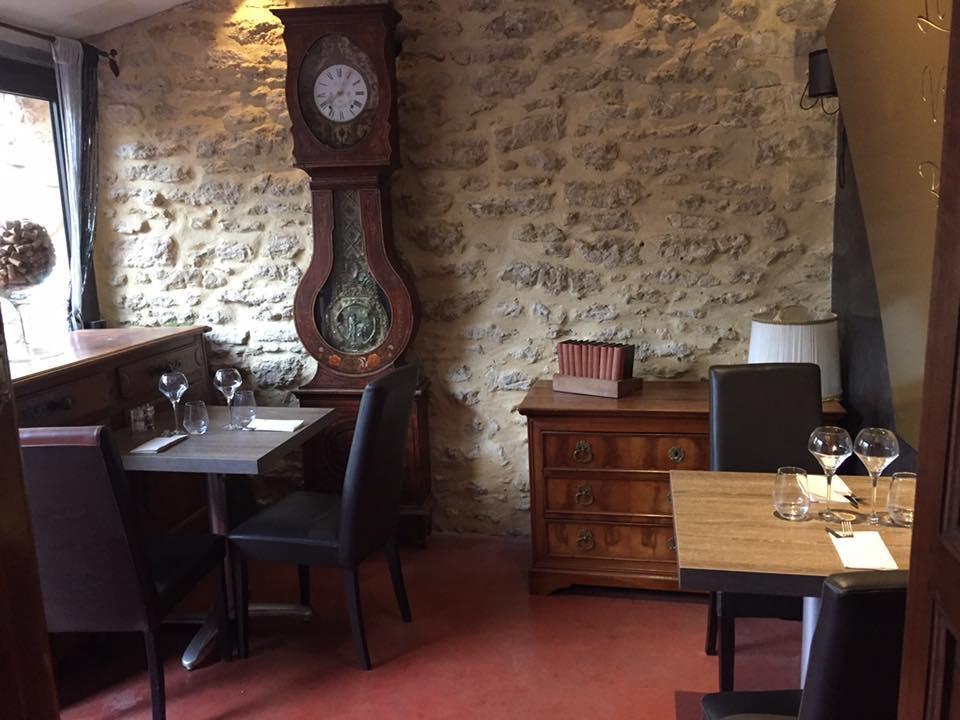 Готель Le Vieux Bistrot Cabrieres-d'Avignon Екстер'єр фото
