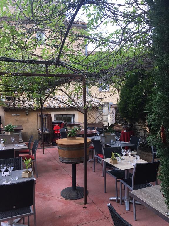Готель Le Vieux Bistrot Cabrieres-d'Avignon Екстер'єр фото