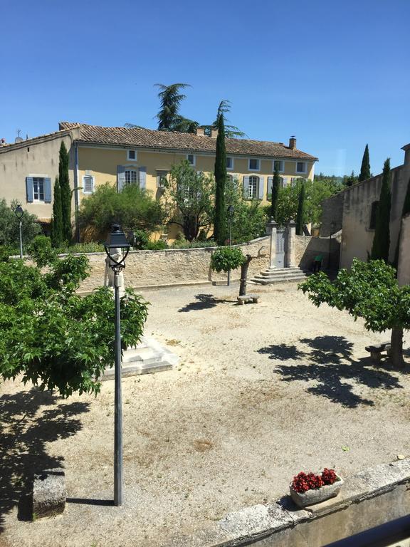 Готель Le Vieux Bistrot Cabrieres-d'Avignon Екстер'єр фото