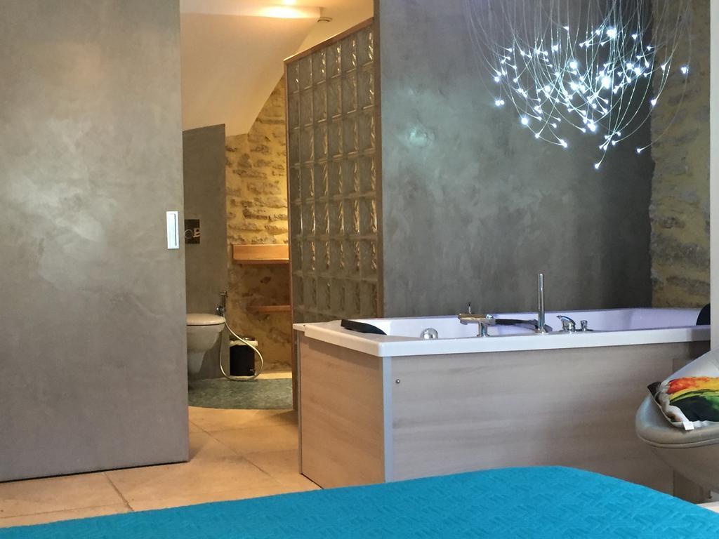 Готель Le Vieux Bistrot Cabrieres-d'Avignon Екстер'єр фото