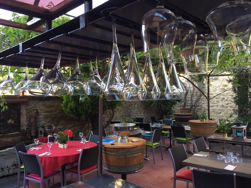 Готель Le Vieux Bistrot Cabrieres-d'Avignon Екстер'єр фото