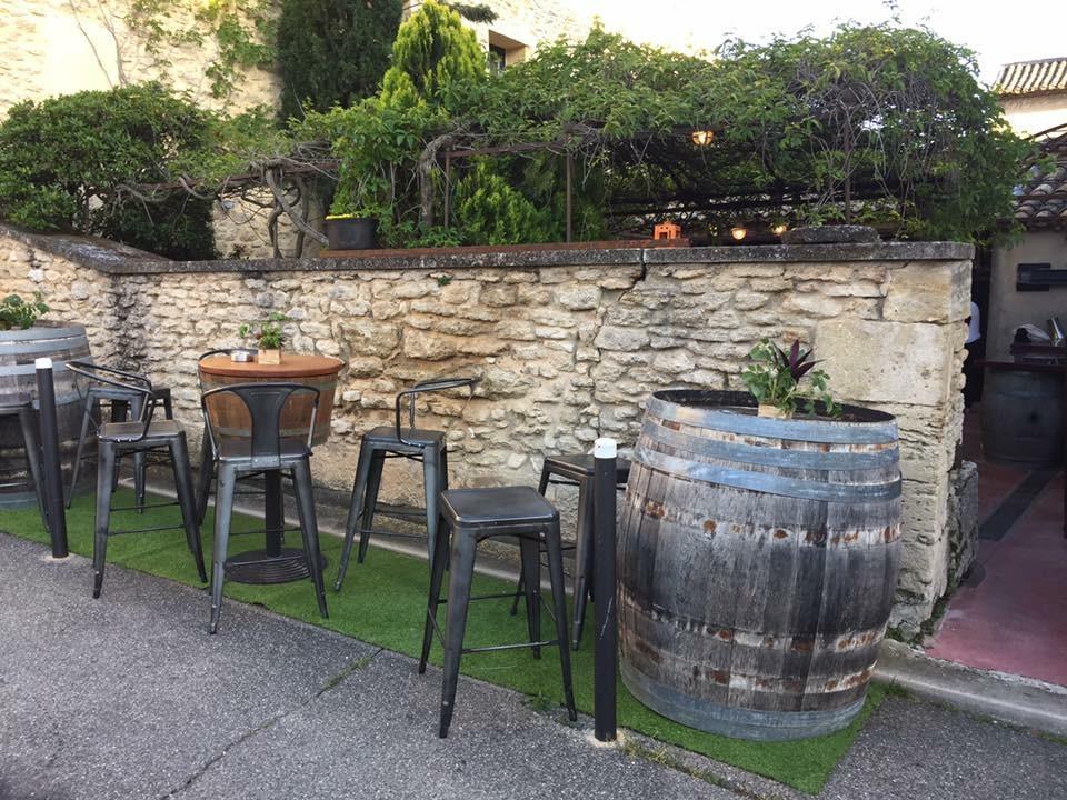Готель Le Vieux Bistrot Cabrieres-d'Avignon Екстер'єр фото