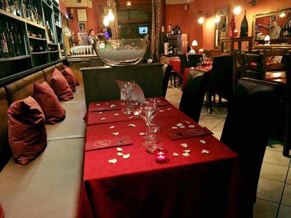 Готель Le Vieux Bistrot Cabrieres-d'Avignon Екстер'єр фото
