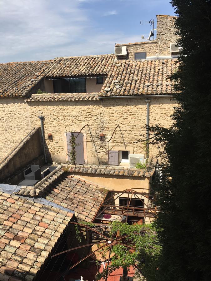 Готель Le Vieux Bistrot Cabrieres-d'Avignon Екстер'єр фото