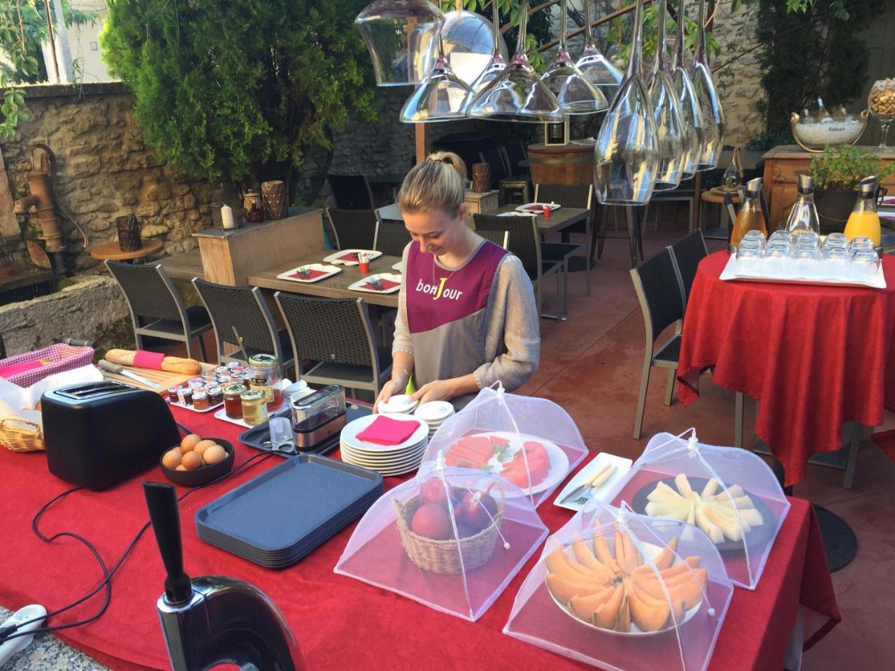 Готель Le Vieux Bistrot Cabrieres-d'Avignon Екстер'єр фото